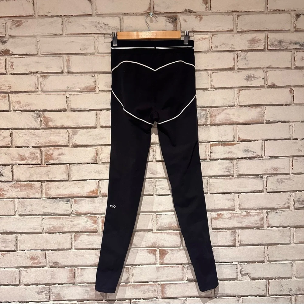 ALO Yoga Airbrush Heart Throb Black Leggings